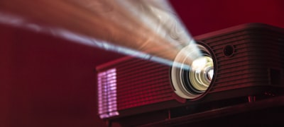 编辑精选爱情电影《时空恋旅人》海报 - 瑞秋·麦克亚当斯主演的奇幻爱情故事