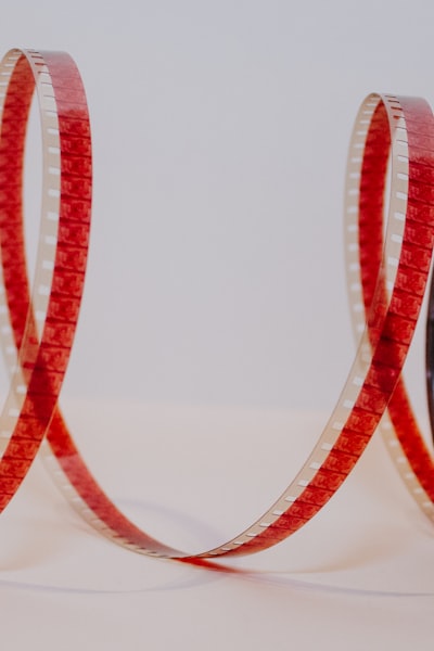 经典爱情电影《罗马假日》海报 - 奥黛丽·赫本主演的浪漫喜剧